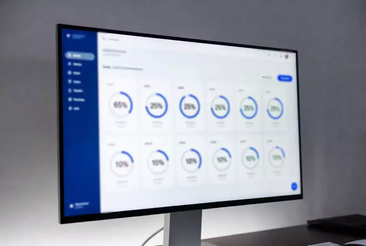 Computerbildschirm zeigt Wahrscheinlichkeitsanzeigen in Prozent